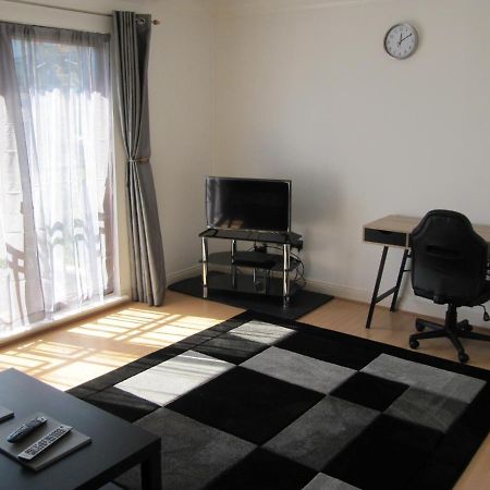 Cozy Off Road 2 Bedroom Cottage Apartment With Free Wi-Fi And Private Parking กลาสโกว์ ภายนอก รูปภาพ