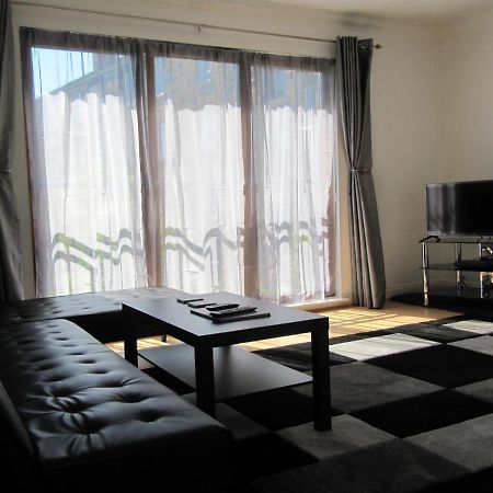 Cozy Off Road 2 Bedroom Cottage Apartment With Free Wi-Fi And Private Parking กลาสโกว์ ภายนอก รูปภาพ