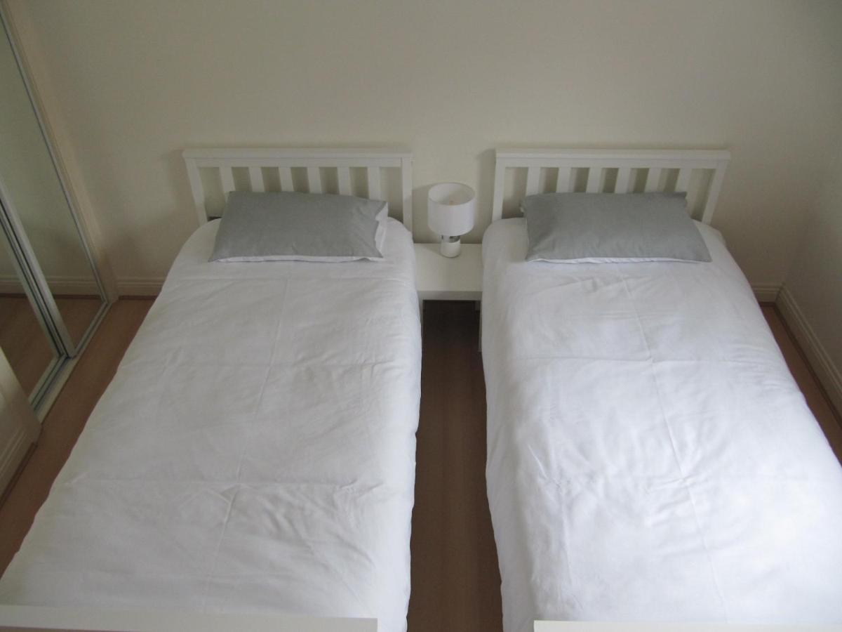 Cozy Off Road 2 Bedroom Cottage Apartment With Free Wi-Fi And Private Parking กลาสโกว์ ภายนอก รูปภาพ